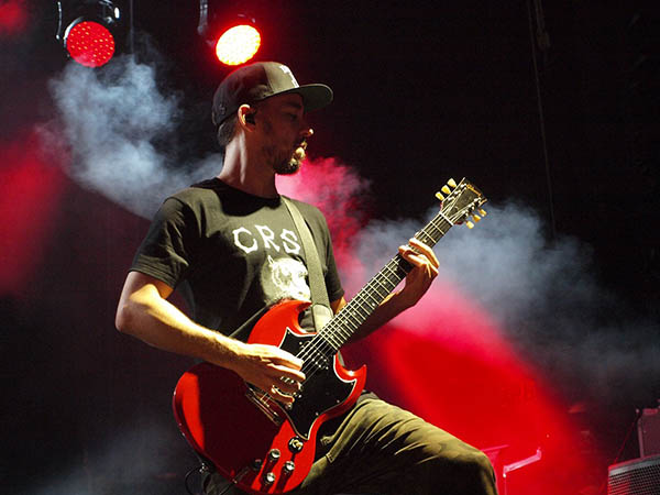 Linkin-Park-Mike-Shioda-Gibson-SG
