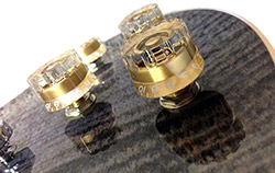 Pull Up Knobs on a Gibson Guitar