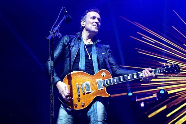 Vivian Campbell by Anne Erickson
