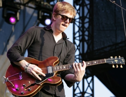 Britt Daniel with Gibson ES-335 Britt Daniel with Gibson ES-335