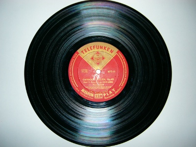 vinyl_record400.jpg