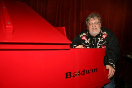 Jim Dickinson with Baldwin M1 piano Jim Dickinson with Baldwin M1 piano